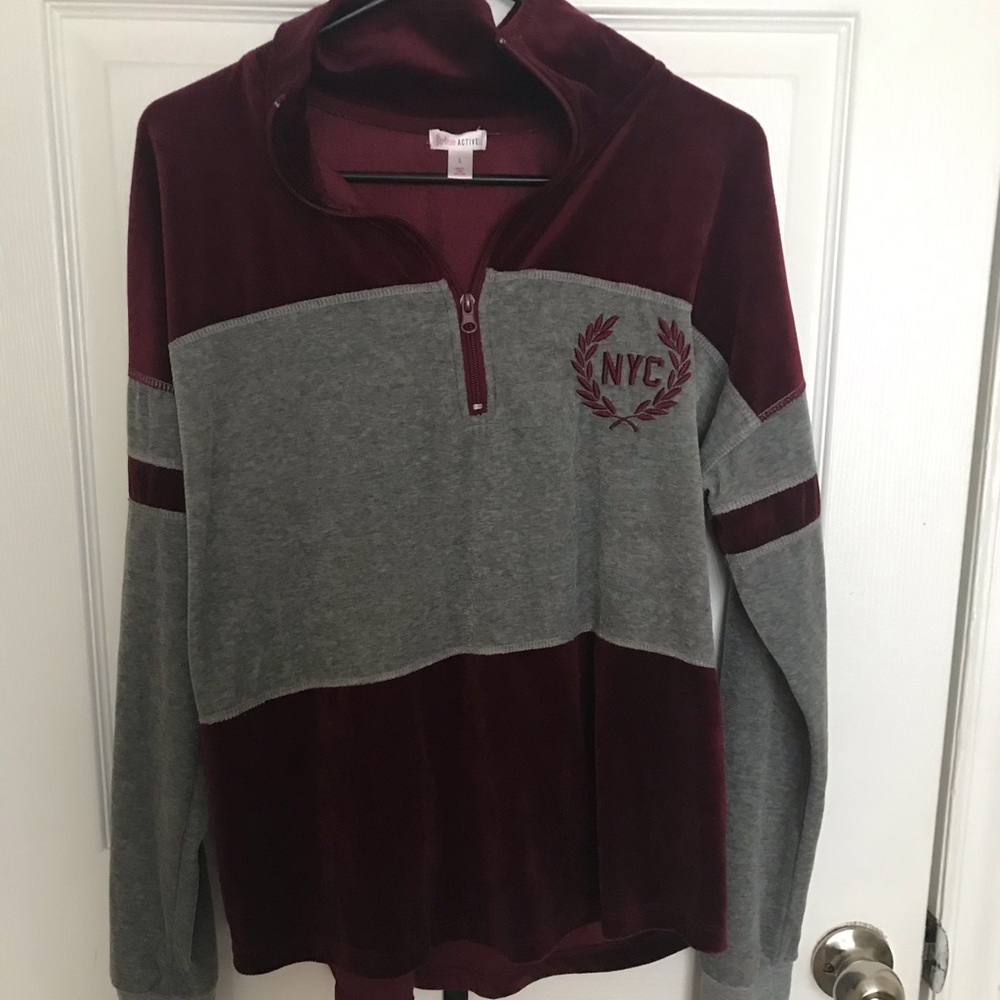 Maroon/Grey Lightweight Pullover.